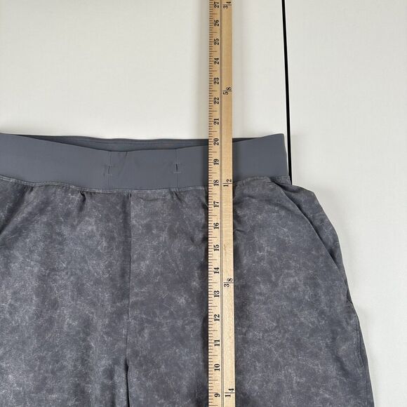 Lululemon The Short 9" Linerless Gravel Dust Asphalt Grey Mens Sz M - Picture 4 of 9